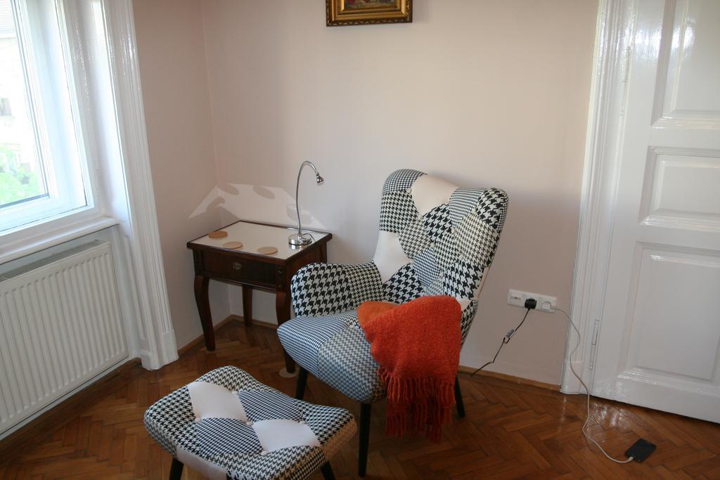 Diamonds Apartment With 2 Rooms Near Guzsdu Udvar Budapest Exterior foto